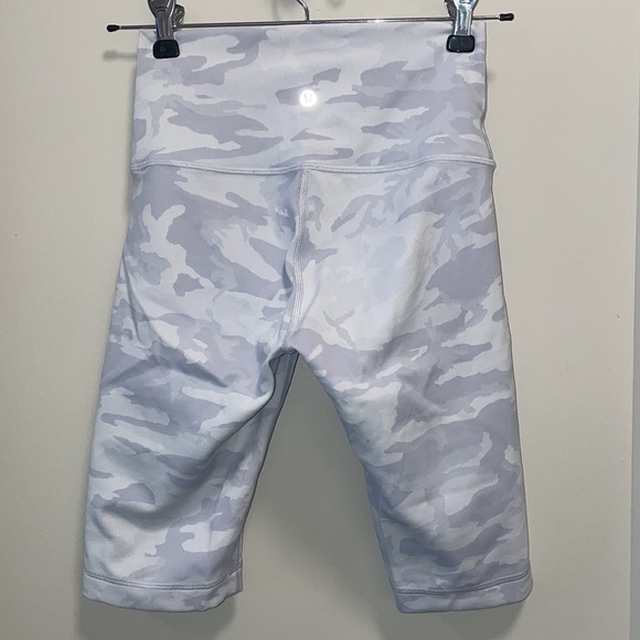 Lululemon Wunder Under Short 10" - Picture 4 of 6